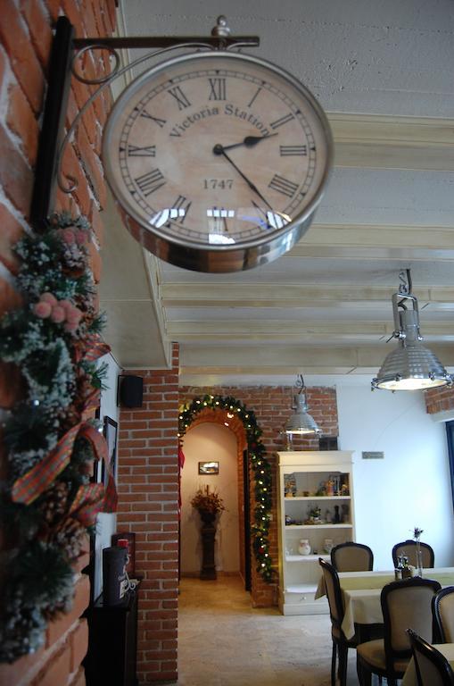 Pensiunea Antique Târgu Jiu Exteriér fotografie